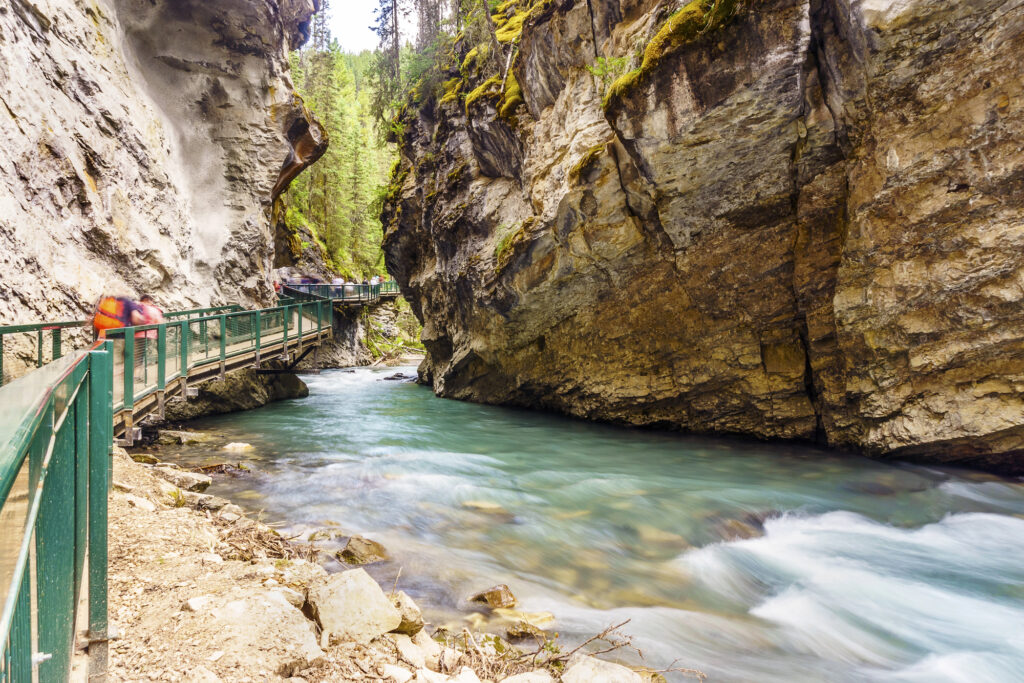 johnston canyon alberta